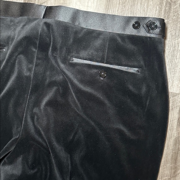 Express 2 Piece Velvet Black Slim Fit Tuxedo - 48L - Picture 13 of 16